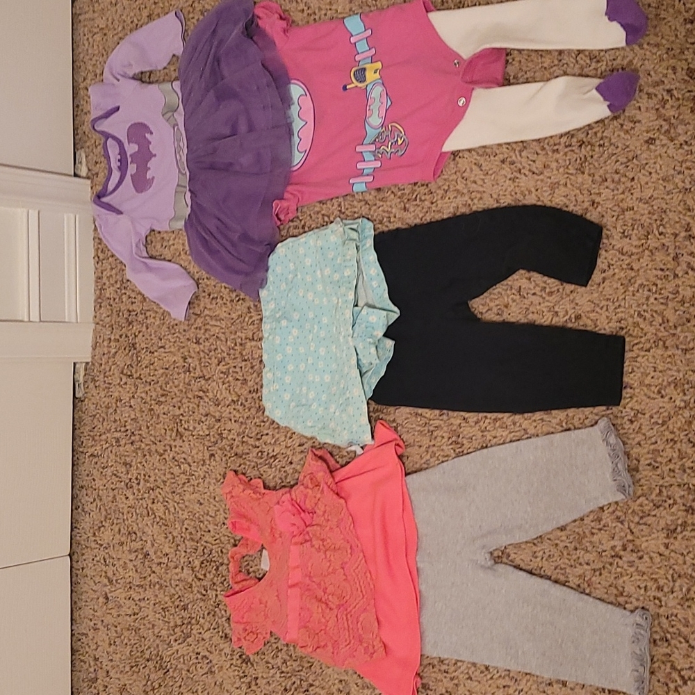 7 Item Bundle of Girls Outfits- 12 M